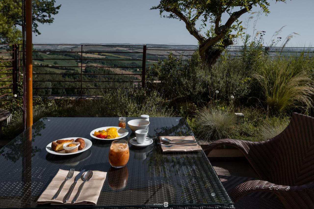 Villa Anitori Prestige Relais & Spa Loro Piceno Exterior photo