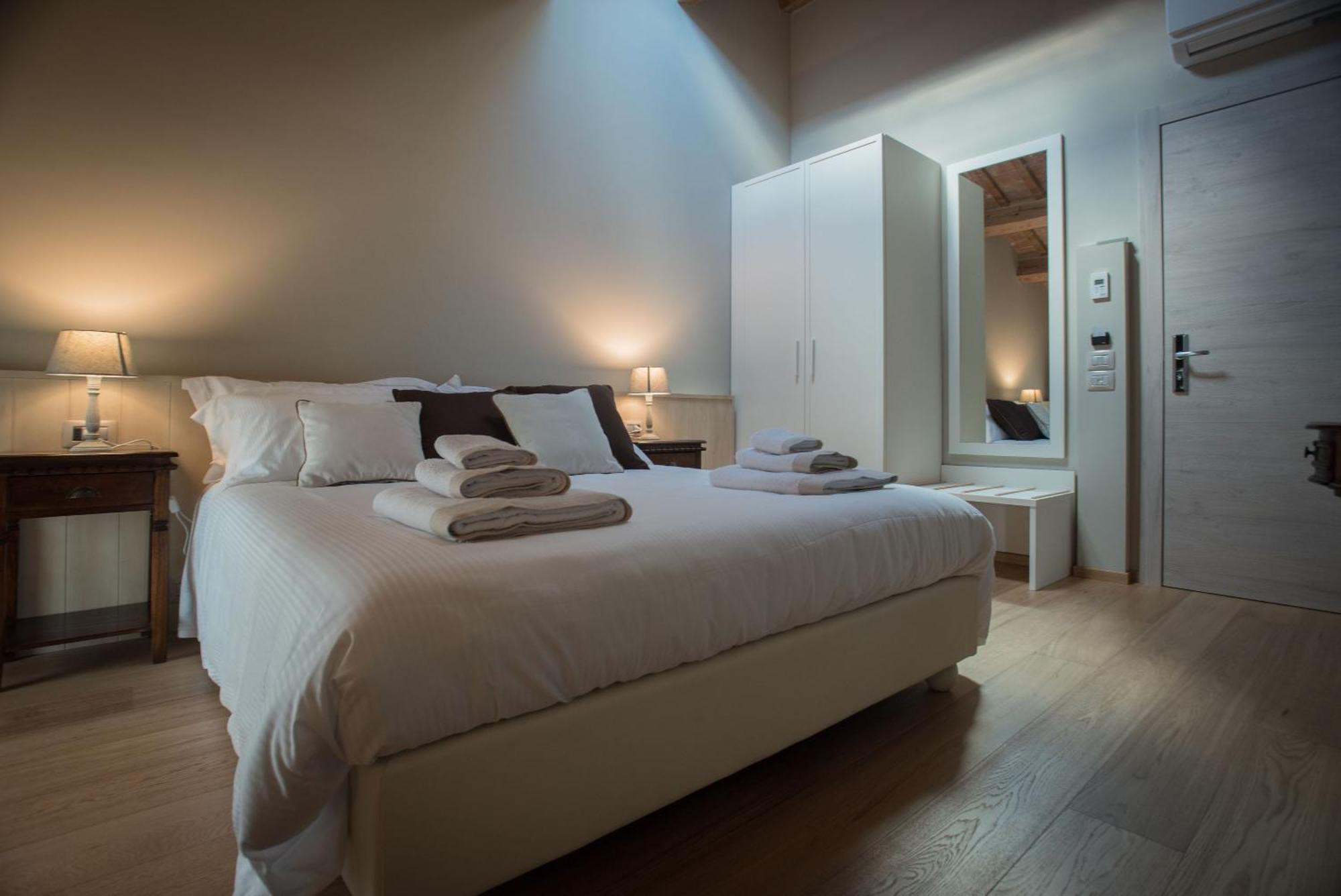 Villa Anitori Prestige Relais & Spa Loro Piceno Room photo