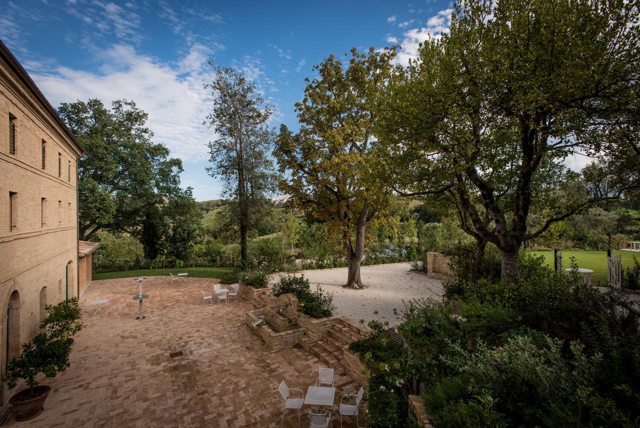 Villa Anitori Prestige Relais & Spa Loro Piceno Exterior photo