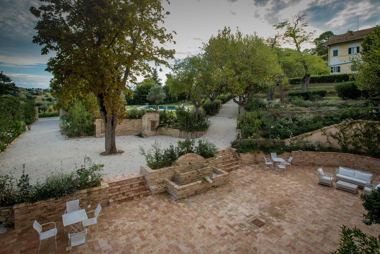 Villa Anitori Prestige Relais & Spa Loro Piceno Exterior photo