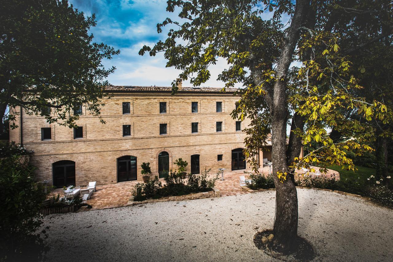 Villa Anitori Prestige Relais & Spa Loro Piceno Exterior photo